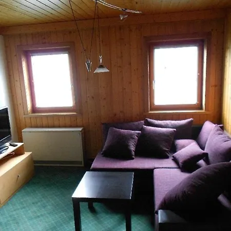 Trattenhaus * Криммл