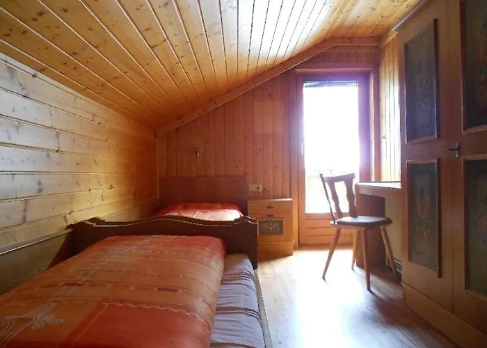 Trattenhaus Apartman *